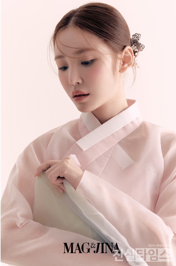 ​배우 전효성 [맥앤지나 매거진 제공]