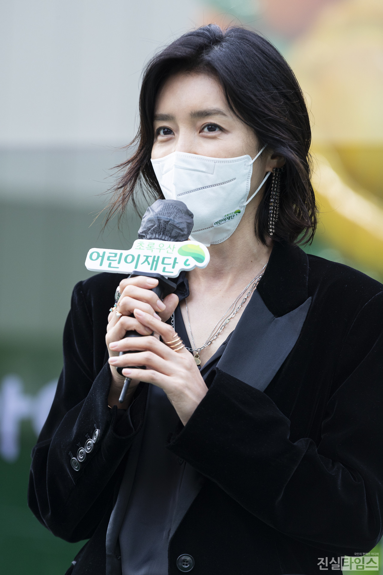 홍보대사 위촉 소감말하는 채정안 (서울=진실타임스) 이윤영 기자 = 초록우산어린이재단은 21일 서울시 무역센터 아셈광장에서 캠페인 오픈식을 진행하고 배우 채정안을 캠페인 홍보대사로 위촉한 후 소감을 말하고 있다. 2021.10.21 jinsiltimesdesk@jinsiltimes.org [초록우산어린이재단 제공]
