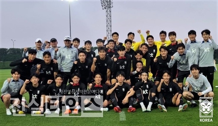 지난 3월 카타르 전지훈련 당시 기념 촬영한 아시안게임 축구대표팀 선수 모습 [대한축구협회 제공 재판매 및 DB 금지]