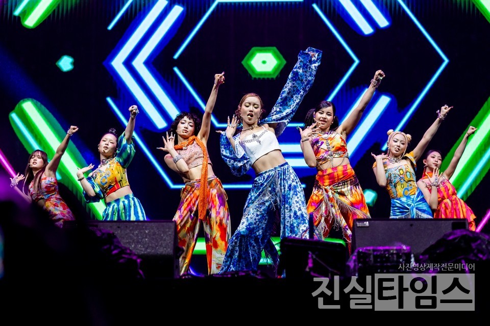 걸그룹 XG(엑스지) [XGALX, 케이스타일(Kstyle) 제공 재판매 및 DB 금지]