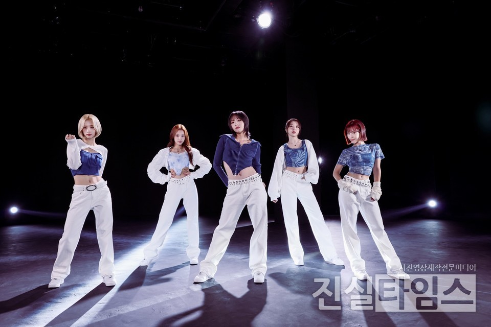 걸그룹 퀸즈아이(Queenz Eye) [빅마운틴엔터테인먼트 제공 재판매 및 DB 금지]