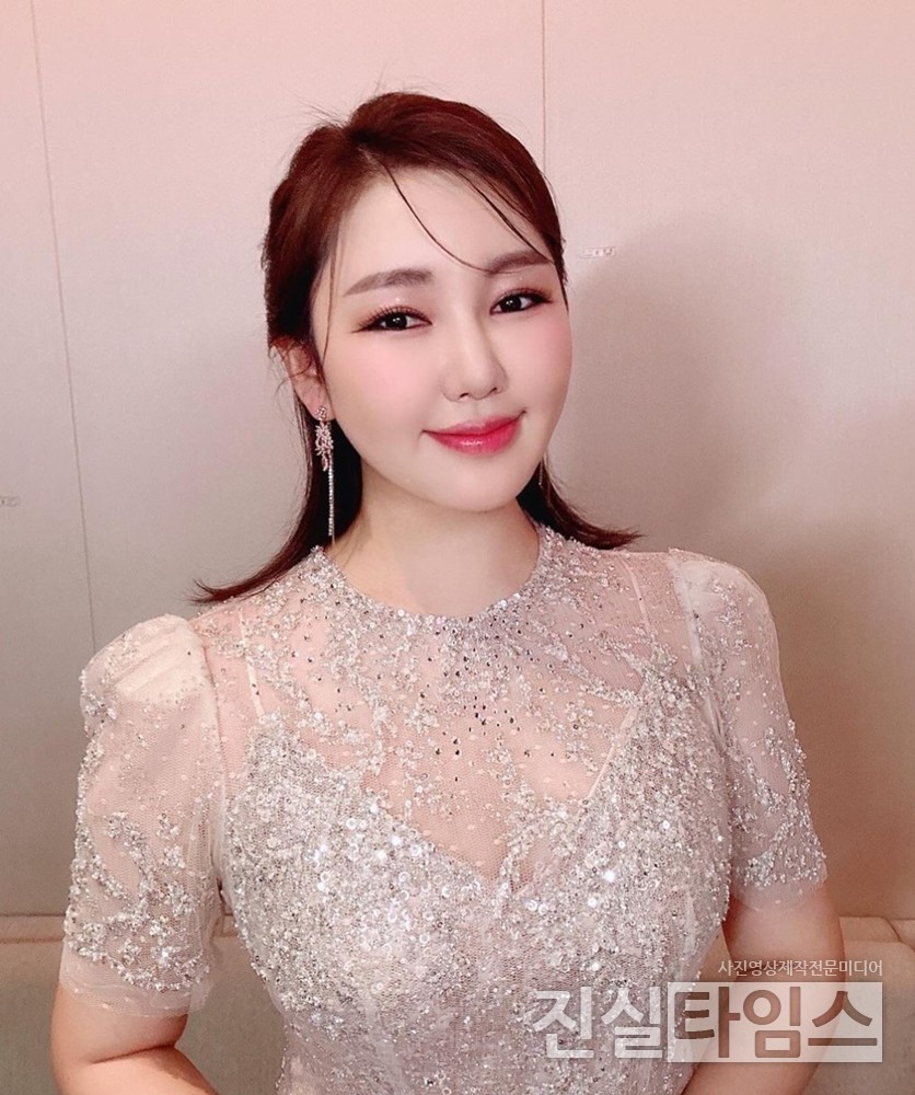 가수 송가인 [송가인 공식 SNS 채널 캡처 재판매 및 DB 금지]