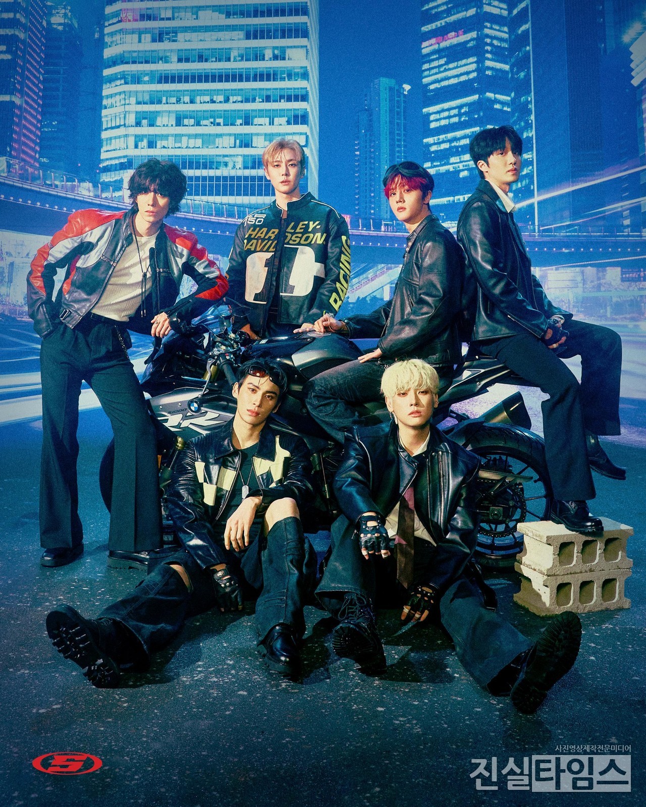 그룹 SF9(에스에프나인) [FNC엔터테인먼트 제공 재판매 및 DB 금지]